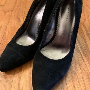 Martinez Valero Black Suede Pumps Women's Size 8